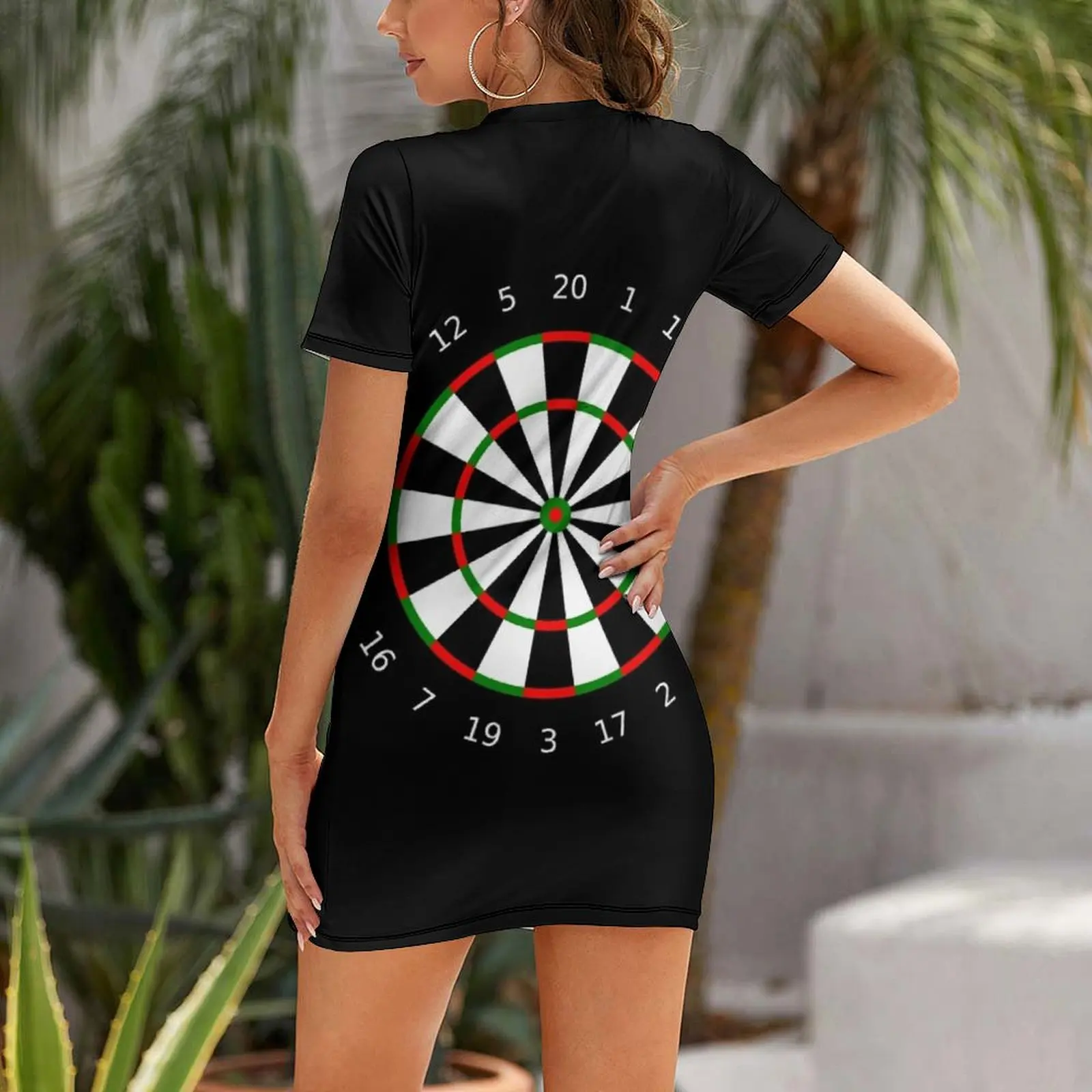 dartbord zwart Jurk met korte  - Summer Clothing Trends 2025 recensie en prijs